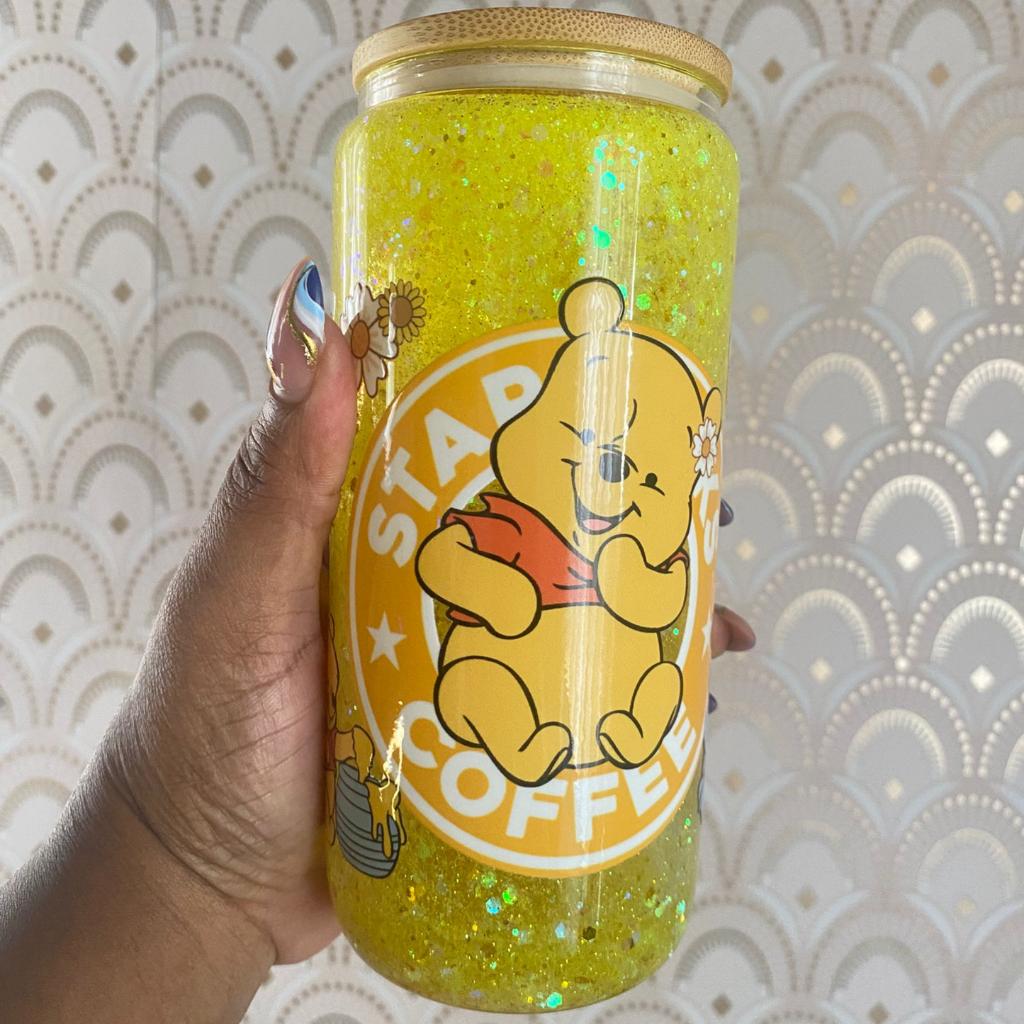 POOH SNOWGLOBE GLASS CAN 16 OZ